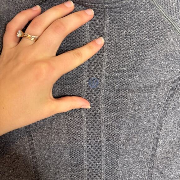 Lululemon Run: Swiftly Tech 1/2 Zip First Release Gray Heathered Black Size 4 - Picture 6 of 7
